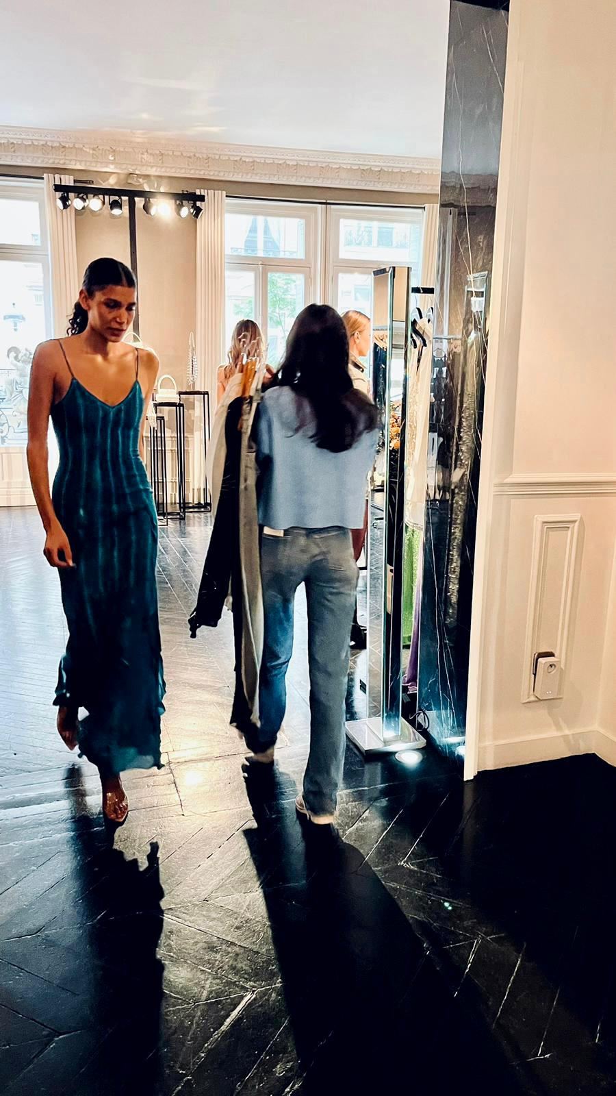 Showroom&