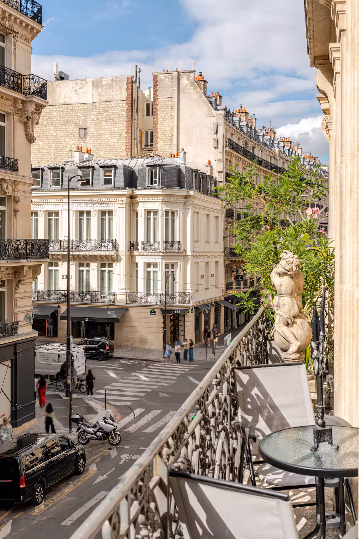 Grand salon haussmannien du Loft Triangle d'Or — lieu événementiel à Paris 8