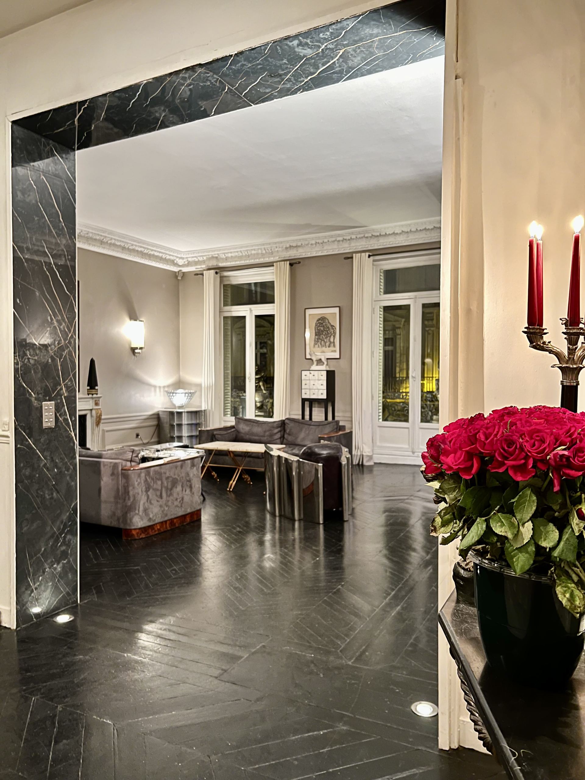 Enfilade haussmannienne du Loft Triangle d'Or — location de loft à Paris