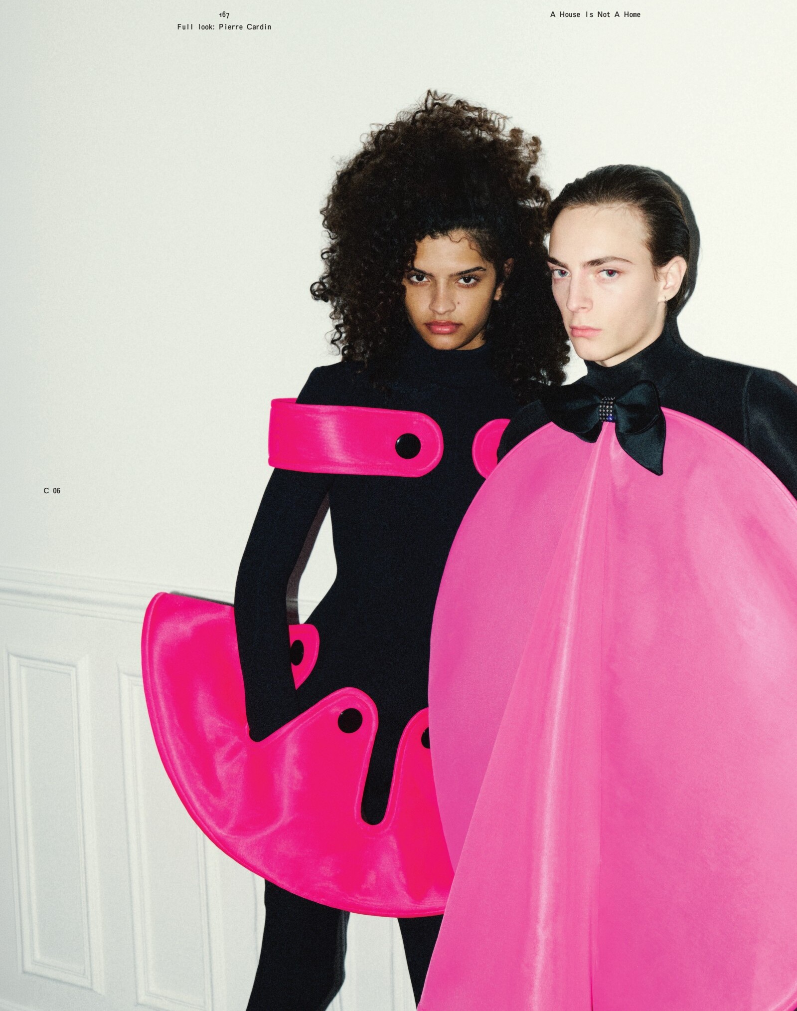 Duo en pièces noires et roses — Pierre Cardin
